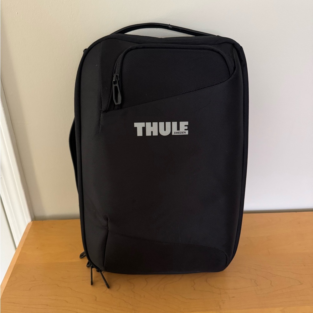 Thule Accent - Convertible Backpack 17L Black